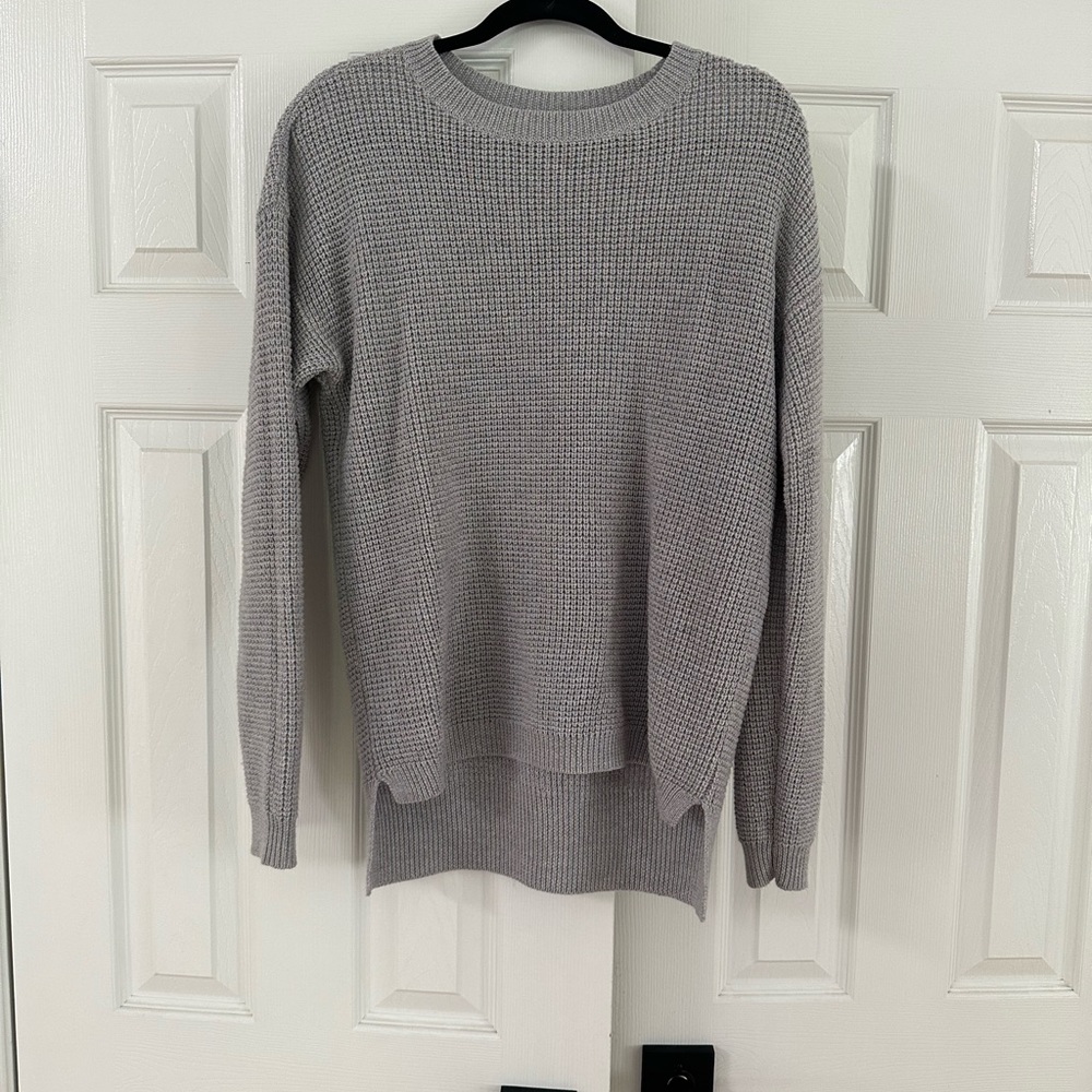 Wilfred FREE knit sweater from Aritzia EUC size M